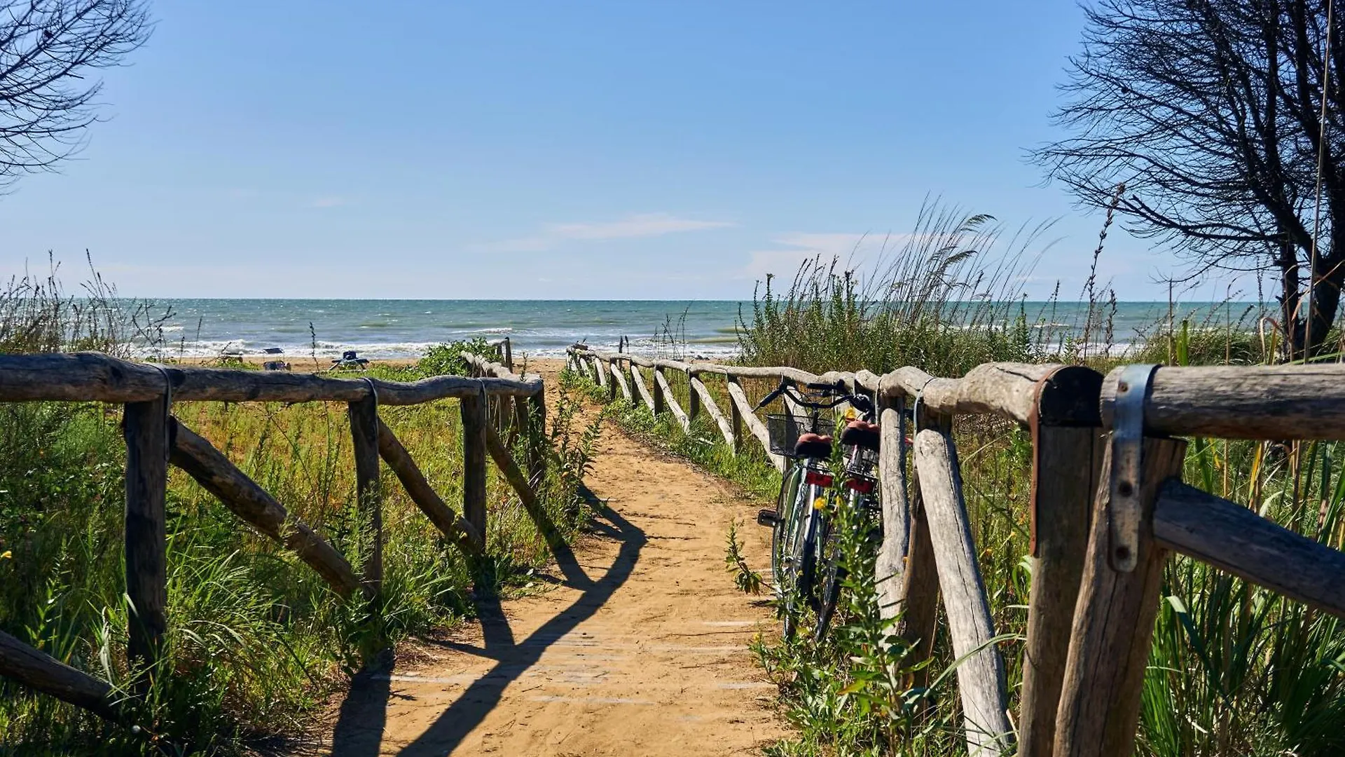 Comfy Seaside Flat Ideal For 4 Guests - Beahost Bibione 0*,  Italy